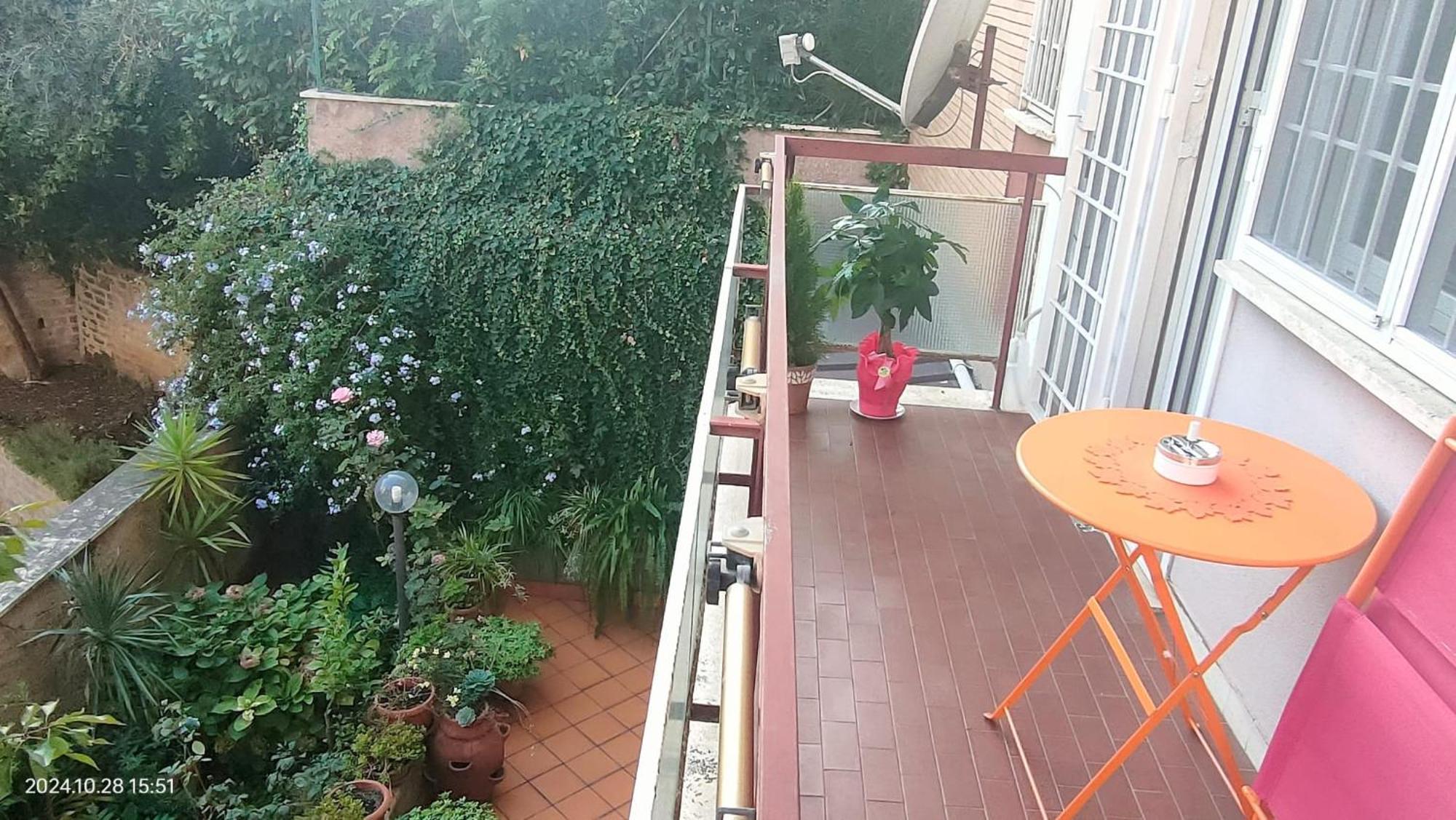 White Living R-home Appartamento Roma